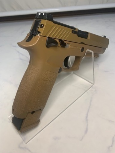 購入者決まりました　VFC   SIG   SAUER    M17   予備マガジン付き