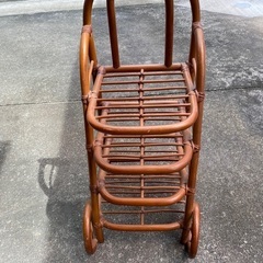 籐のスリッパラック300円の画像