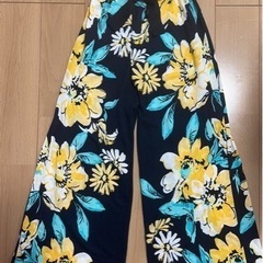 キッズ服　海外ブランド　ガールズ　カジュアルパンツセット　150cmくらいの画像