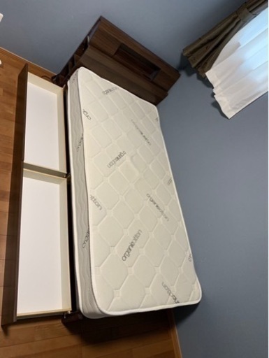 【取引中】シングルベッド　マットレス付き 2セット　美品です