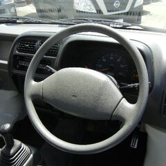 平成１２年式　スズキ　キャリートラック　ＫＵ　走行１９６５３キロ！エアコン　パワステ付　三方開　ドアバイザーの画像