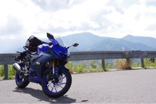 フルカウルバイクYZF R15