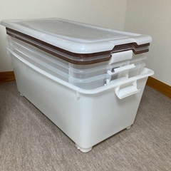 【7/25まで掲載: 】衣装ケース4つ