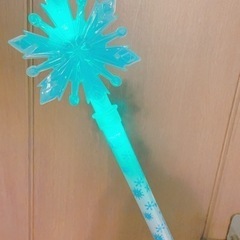 【最終値下げ】美品！！ディズニーオンアイス2024  ステッキの画像