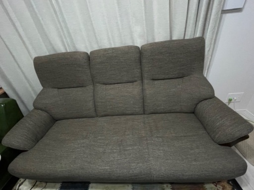 ニトリ　3人掛けソファ　コウテイ3