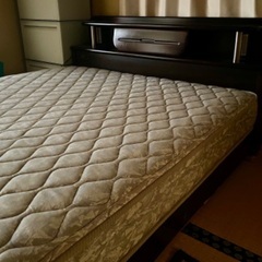 決まりました。2,000円　フランスベットのダブルベッドお譲りします