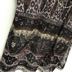 ペイズリー柄　黒　タンクトップ　M〜L　の画像