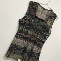 ペイズリー柄　黒　タンクトップ　M〜L　の画像