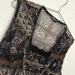 ペイズリー柄　黒　タンクトップ　M〜L　の画像