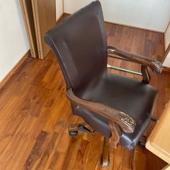 しっかりした作りの勉強机売ります。の画像