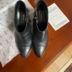 ecco 黒パンプスの画像