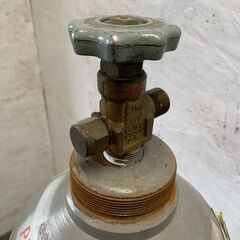 【空ボンベ】 ヘリウムガス用 ガスボンベ 空容器 特大 7000L ヘリウムガス 風船 ① N0182の画像