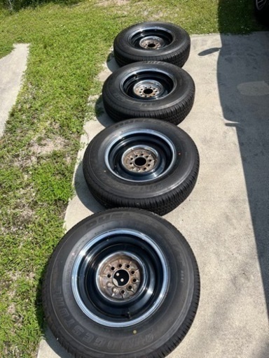 車のパーツ タイヤ、ホイール