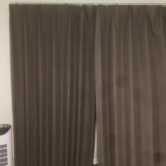 茶色ニトリカーテンの画像