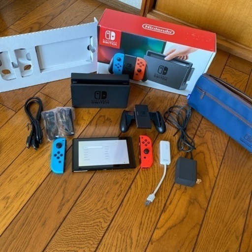 市内お届け可能　美品　任天堂Switch ※ポーチお付けします。