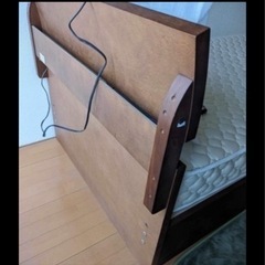 美品　高級木工メーカーのシングルベッドの画像