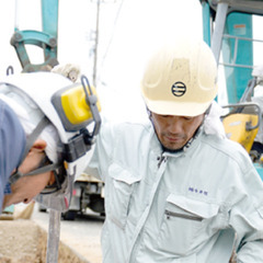 ▼正社員：土木作業員▼ ★おっとりとしたおだやかな会社で、真面目な方が多く雰囲気は最高★ ★スキルアップ応援！！資格手当などの福利厚生ばっちり★ ★驚異の離職率０％！居心地の良さ抜群で一度入ったらやめたくなくなっちゃう◎の画像