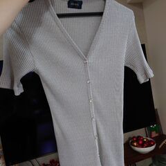 リブ　Vネック　カットソー