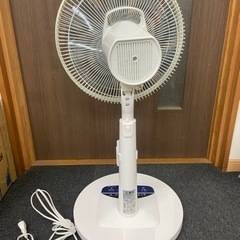 日立　HITACHI 扇風機　リモコン付き　8枚羽　HEF-DC80KSR  2018年製　中古品　ジャンク扱いの画像