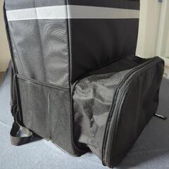 ウーバーイーツ用バッグとレインカバーの画像