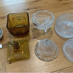 アンティーク調ガラス？小物入れの画像