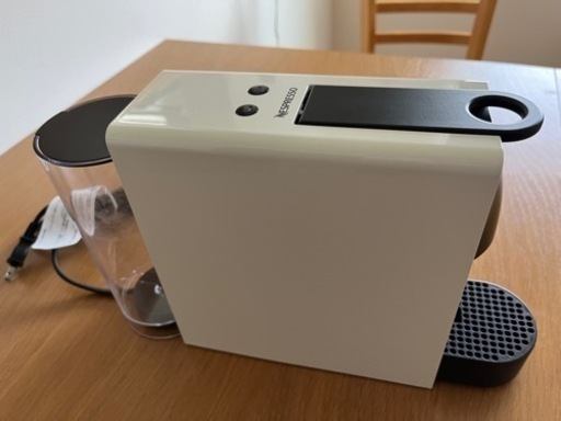 ネスプレッソ　エスプレッソマシン　カプセル式コーヒーメーカー