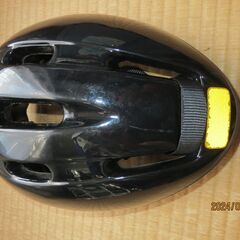 中古自転車用ヘルメット、競技用、一般用、通気性良好。の画像