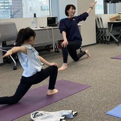 親子で楽しむキッズヨガの画像