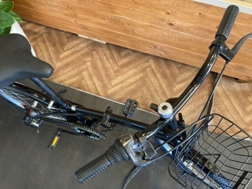 【前後タイヤ・チューブ新品！】6段変速　カゴ付き20インチ折りたたみ自転車　ブラック