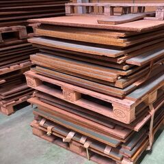 MDF合板(厚み20mm1800×900)1,000円と木製パレ...