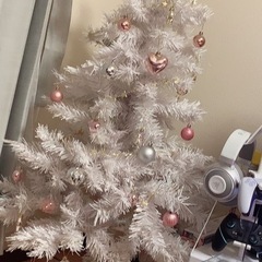 クリスマスツリー　白