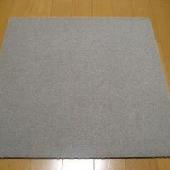 日本製タイルカーペット厚み９㎜・1枚２１０円・在庫５００枚（１４...