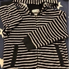 子供服　パーカー　秋冬服の画像