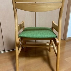 ニトリ　キッズチェア　アルナカの画像