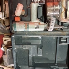 コンクリート釘打ち機
