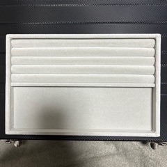 重なるベロアケースリング小物用 アクリルケース用 約幅２３．５×奥行１５．５×高さ２．５の画像