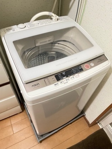 動作品　洗濯機　7kg 3〜4人用　AQUA AQW-GV700E