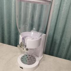 ペットフード入れの画像