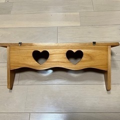 【USED美品】アンティーク調無垢ウォールシェルフ（ハート）の画像