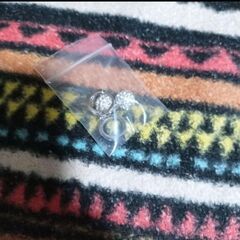 ≒▼1-1--大粒クリスタルアーチピアスC＊Bの画像