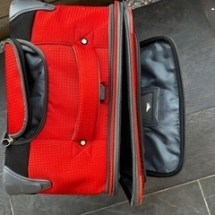 大型スーツケースの画像