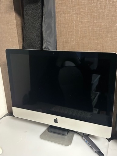 iMac 2019 21.5インチ 4K