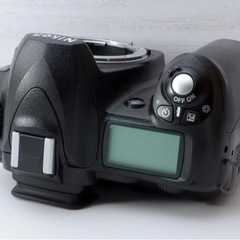 ☘️レンズ交換不要✨遠近撮影✨カメラバッグ付✨スマホ転送☘️Nikon D50 ☆Nikon D50☆S数約1850回○美品○スマホ転送○Wズームレンズ 1ヶ月