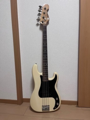 Fernandes プレシジョンベース　石ロゴ