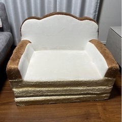 食パンソファベッドの画像