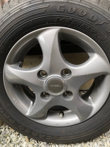 アルミホイール12x4.00 B  IS42 中古タイヤ