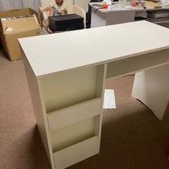 ネイルテーブルの画像