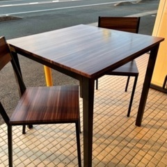 金曜日まで3,200テーブル
セットの画像