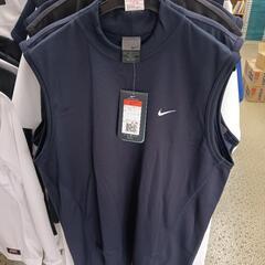 ナイキ。ハイネックアンダーシャツ。