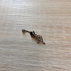 ボディピアス